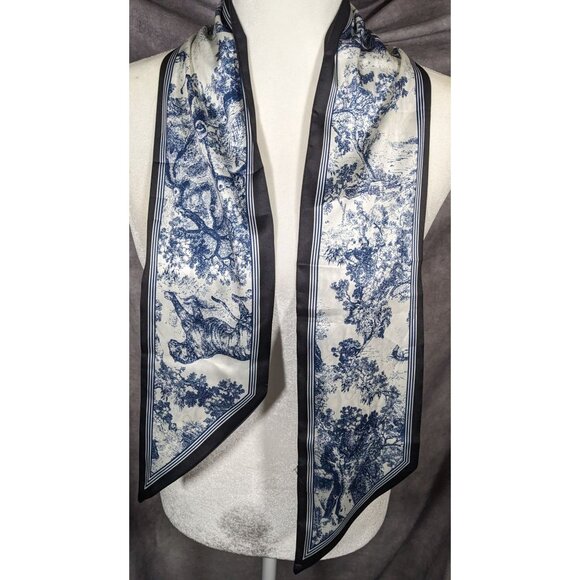 Animal Themed Blue And White Reversible Lightweight Scarf - Picture 6 of 8